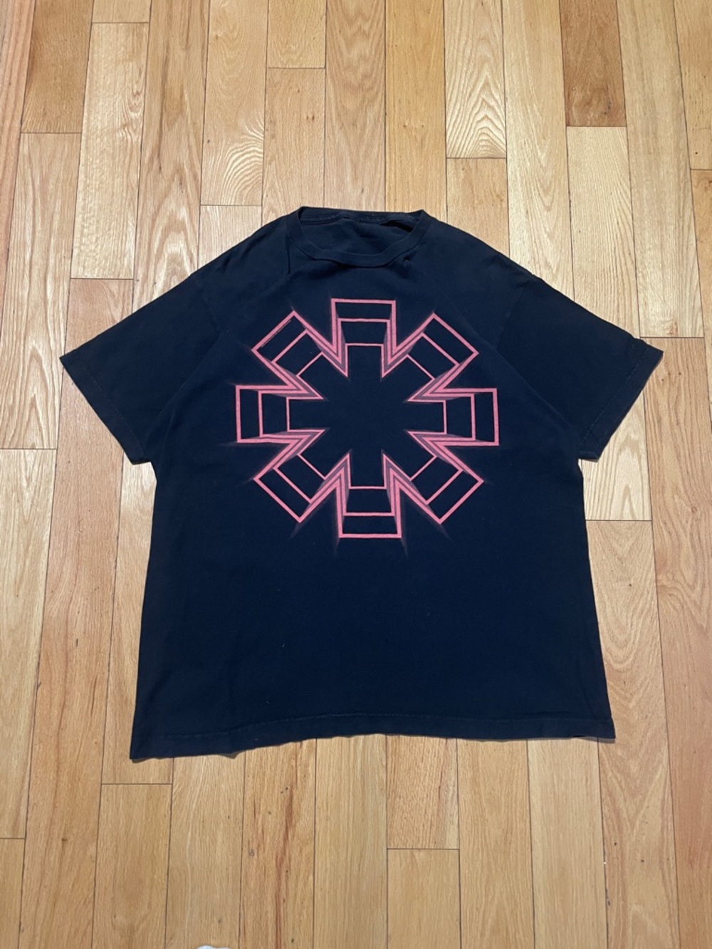 Gildan Black Short-Sleeve Tee with Pink Geometric Star Print